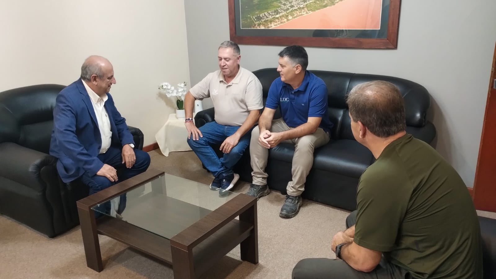 Daniel Rossi recibió a los gerentes de la nueva empresa multinacional que se instala en santa elena.